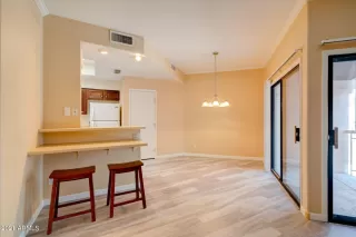 Photo #3: 6232318 Listing