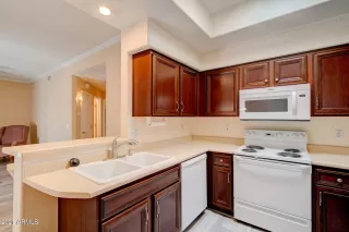 Photo #4: 6232318 Listing