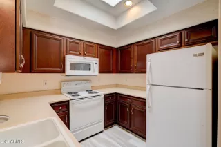 Photo #6: 6232318 Listing