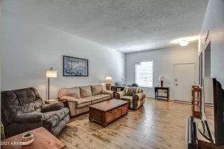 Photo #3: 6232392 Listing
