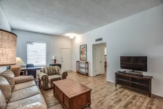 Photo #4: 6232392 Listing