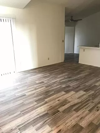 Photo #4: 6232416 Listing