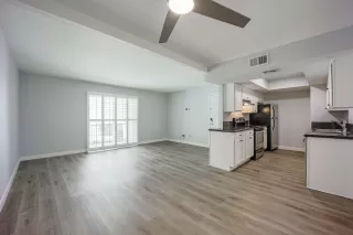 Photo #2: 6232425 Listing