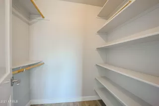 Photo #6: 6232425 Listing