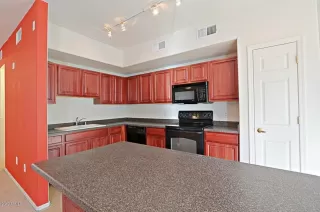 Photo #4: 6232679 Listing