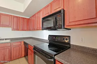 Photo #5: 6232679 Listing