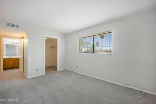 Photo #6: 6232875 Listing