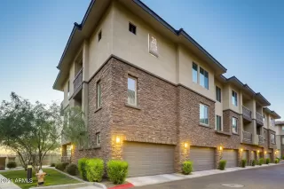 Photo #2: 6233045 Listing 
