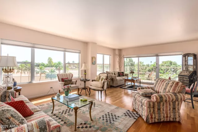 MLS: 6233361 Condo For Sale