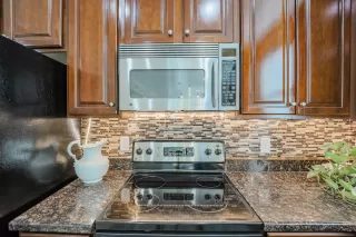 Photo #3: 6233671 Listing