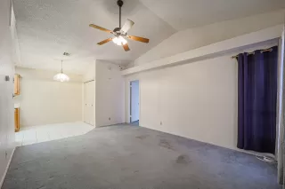 Photo #4: 6233823 Listing