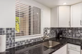 Photo #6: 6233828 Listing