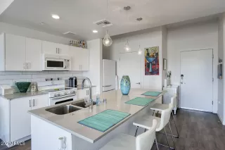 Photo #2: 6233854 Listing 