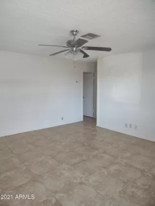 Photo #5: 6233884 Listing