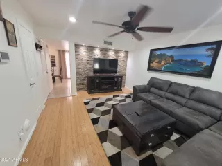 Photo #2: 6233903 Listing 