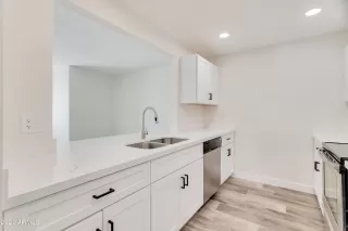 Photo #5: 6234801 Listing