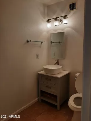 Photo #4: 6234888 Listing