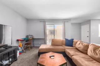 Photo #5: 6235142 Listing