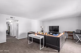 Photo #6: 6235142 Listing