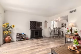 Photo #6: 6235486 Listing