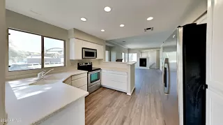 Photo #3: 6235585 Listing