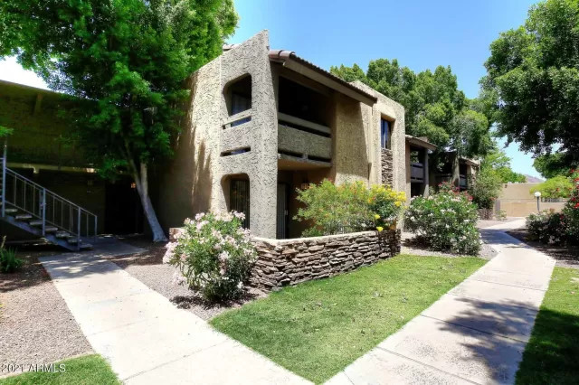 MLS: 6235627 Condo For Sale