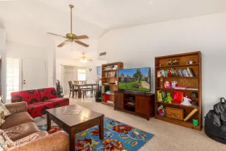 Photo #5: 6235906 Listing