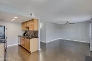 Photo #6: 6235916 Listing