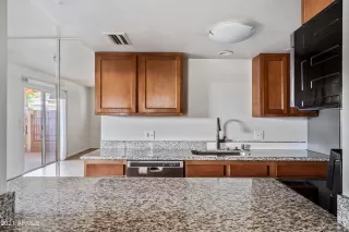 Photo #5: 6235927 Listing