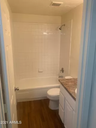 Photo #6: 6236047 Listing