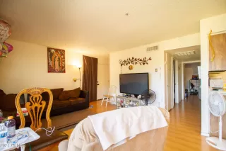 Photo #3: 6236257 Listing