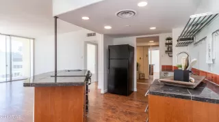 Photo #2: 6236296 Listing