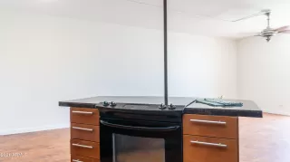 Photo #4: 6236296 Listing