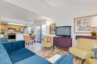 Photo #2: 6236590 Listing