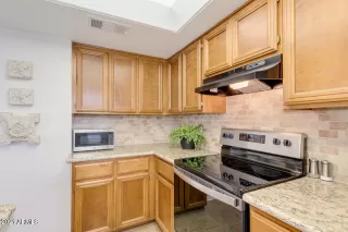 Photo #3: 6236590 Listing