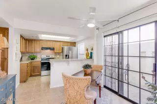 Photo #5: 6236590 Listing