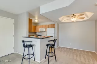 Photo #6: 6236724 Listing