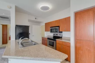 Photo #5: 6237039 Listing