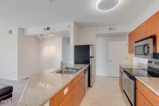 Photo #6: 6237039 Listing