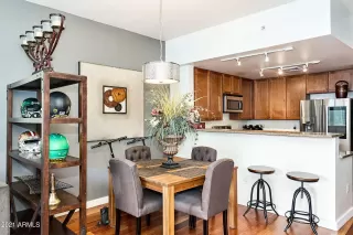 Photo #2: 6237108 Listing