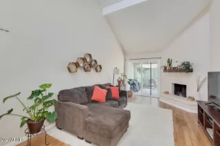 Photo #2: 6237179 Listing 