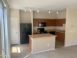 Photo #5: 6237280 Listing