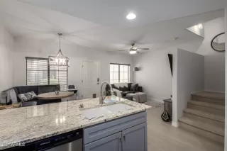 Photo #6: 6237440 Listing 