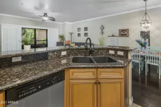 Photo #6: 6237739 Listing