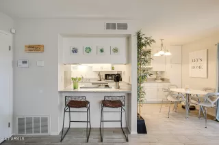 Photo #6: 6238469 Listing 