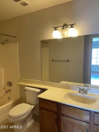 Photo #5: 6238610 Listing