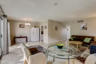 Photo #6: 6238627 Listing