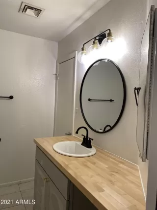 Photo #5: 6238793 Listing