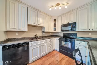 Photo #5: 6238887 Listing