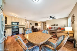 Photo #6: 6238887 Listing